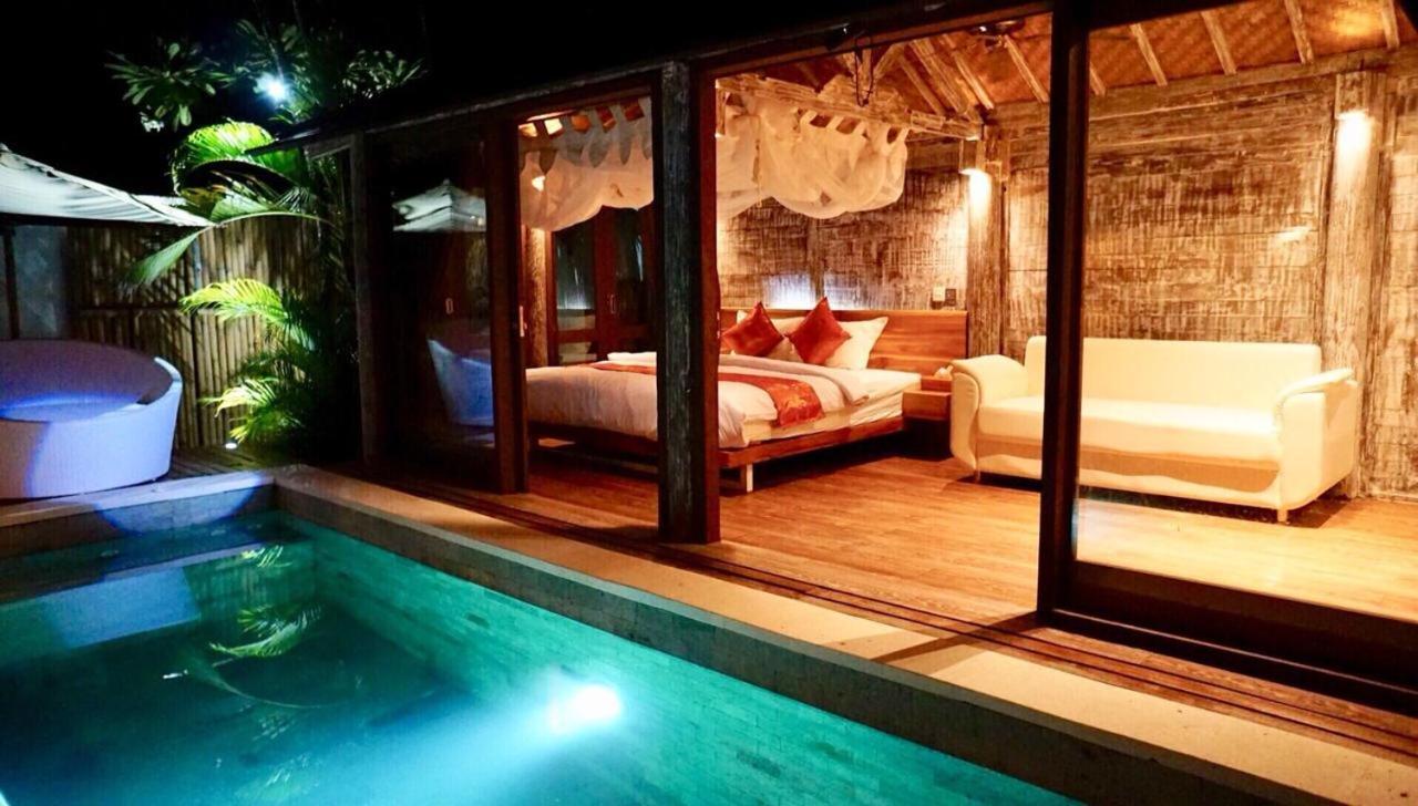 Holiday home Promo! Private Vacation Villa, 2 Pools,4 Bedrooms,4 Bathrooms, Bali Seminyak (Bali)
