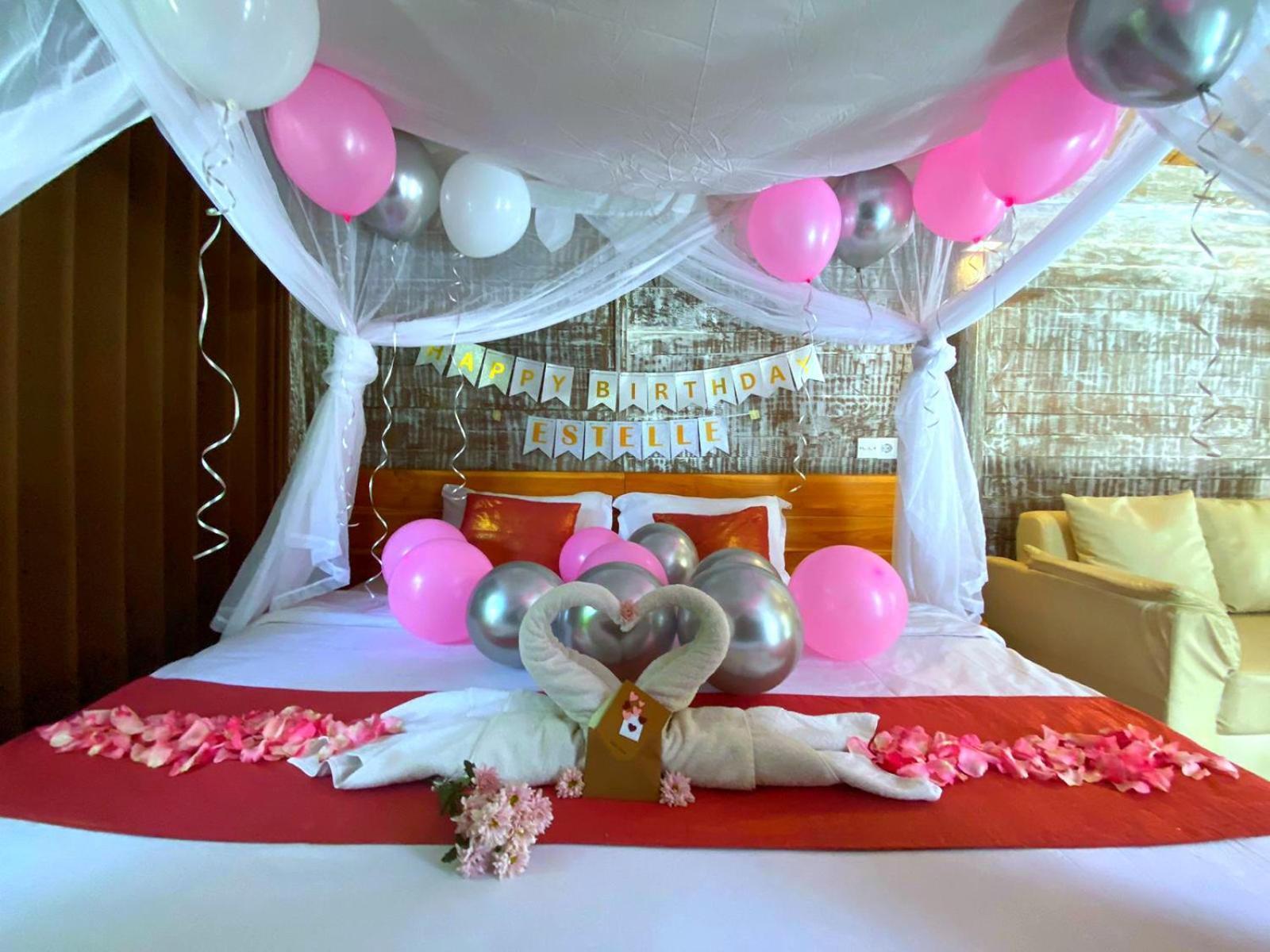Promo! Private Vacation Villa, 2 Pools,4 Bedrooms,4 Bathrooms, Bali Holiday home
