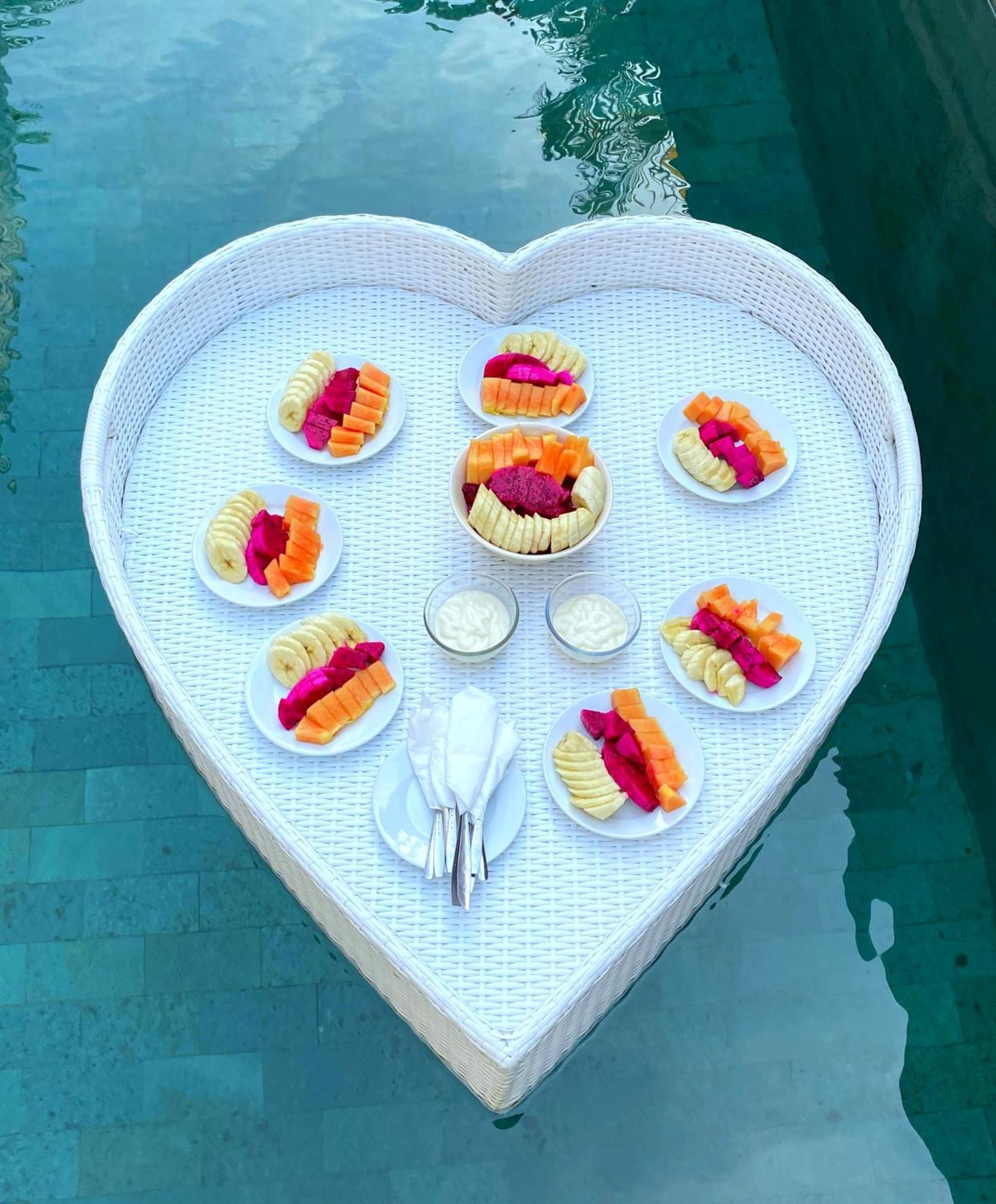 Holiday home Promo! Private Vacation Villa, 2 Pools,4 Bedrooms,4 Bathrooms, Bali Seminyak (Bali)